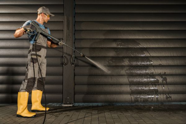 Garage Power Washing in Annapolis