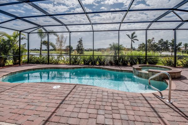 Pool Enclosure Cleaning in Annapolis