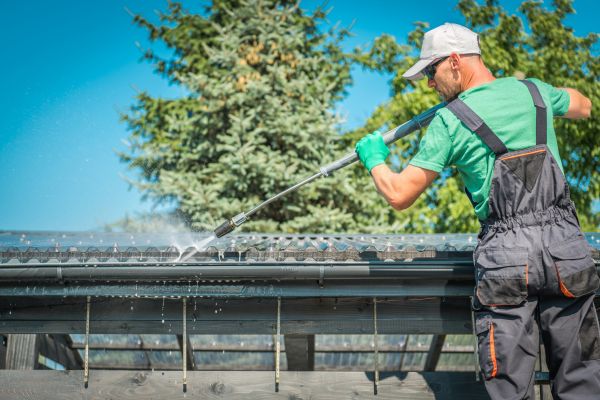 Gutter Power Washing in Annapolis