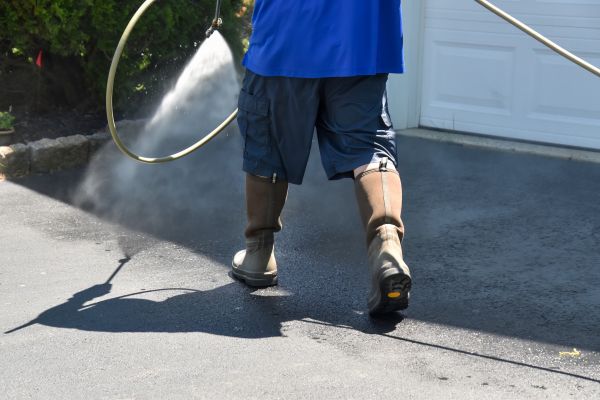 Asphalt Driveway Cleaning in Annapolis
