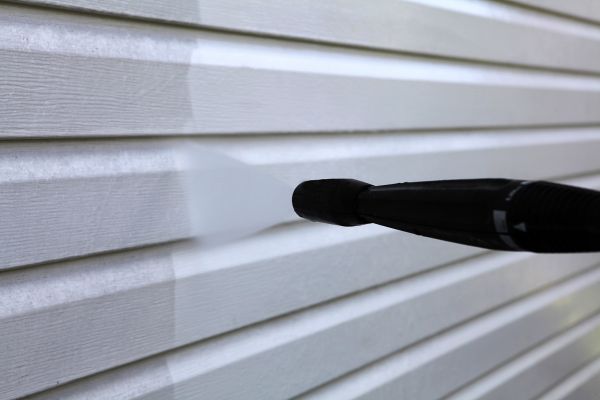 Condo Siding Power Washing in Annapolis