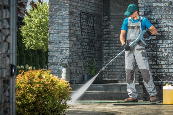 Outside House Cleaning in Annapolis