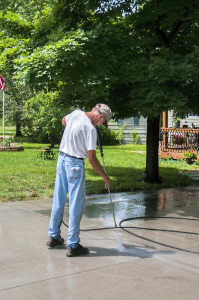 Driveway Concrete Cleaning in Annapolis