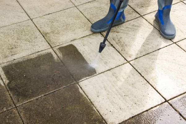 Outdoor Concrete Cleaning in Annapolis